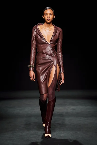 Look 9